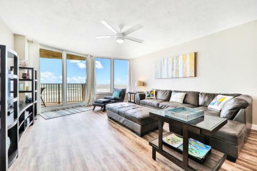 Shores Club - 302