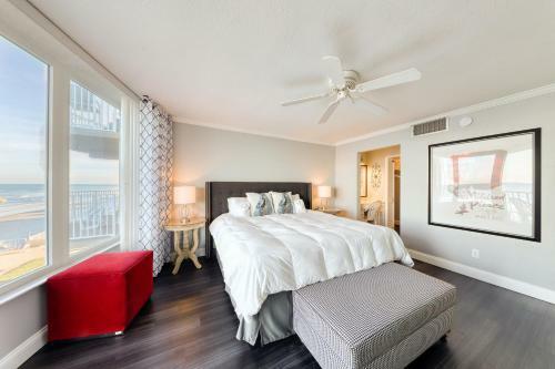 Shores Club - 305