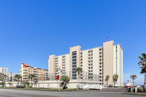 Shores Club - 305