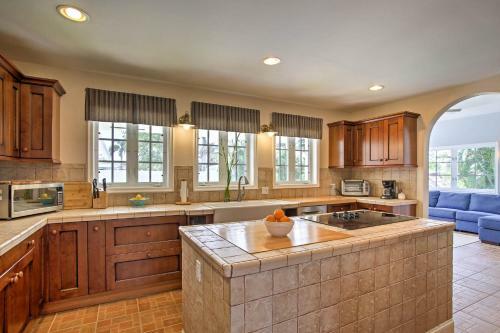 Quiet Tropical Oasis With Pool - 1 Mile To Beach!