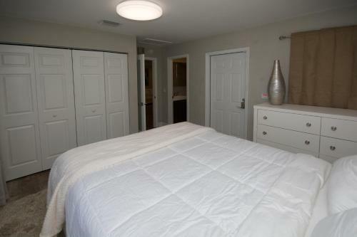 Villa Heated Pool Bungalow Mins From The Beach In Deerfield Beach