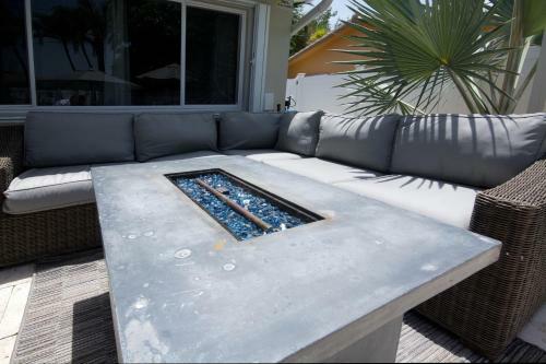 Villa Heated Pool Bungalow Mins From The Beach In Deerfield Beach