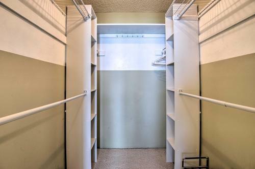Apartamento Beachfront Condo, Walk To Pier And Dining!