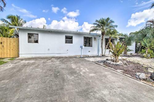 Airy Coastal Home - 3 Mi To Deerfield Beach!