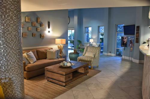 Hotel Resorts Of Pelican Beach
