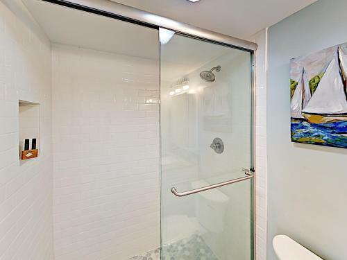 Apartamento New Listing! Oceanfront Condo - Walk To Beach Condo