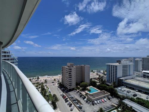 Modern Luxury Beach Hotel Large 2 Bedroom With Views 1809