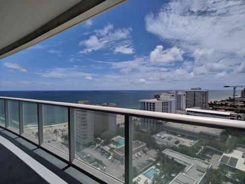 Modern Luxury Beach Hotel Large 2 Bedroom With Views 1809