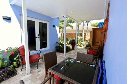Bed & Breakfast Fantasy Island Inn, Caters To Men