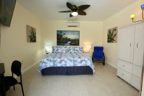 Bed & Breakfast Fantasy Island Inn, Caters To Men