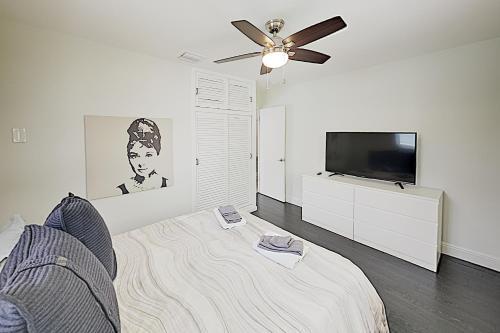 New Listing! Modern Art Haven With Pool - Near Beach Home