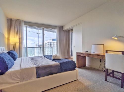 Modern Luxury Beach Hotel Large 2 Bedroom With Views 2208