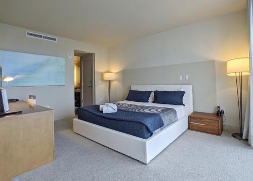 Modern Luxury Beach Hotel Large 2 Bedroom With Views 2208