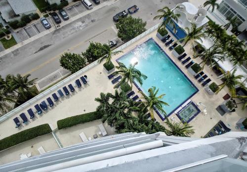 Modern Luxury Beach Hotel Large 2 Bedroom With Views 2208