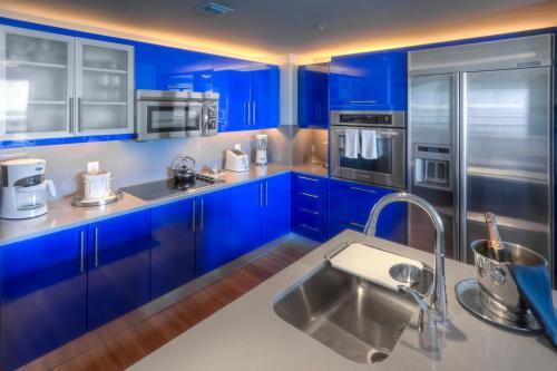 Modern Luxury Beach Hotel Large 2 Bedroom With Views 2208