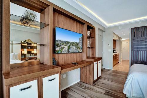 Luxury Condo With Daily C