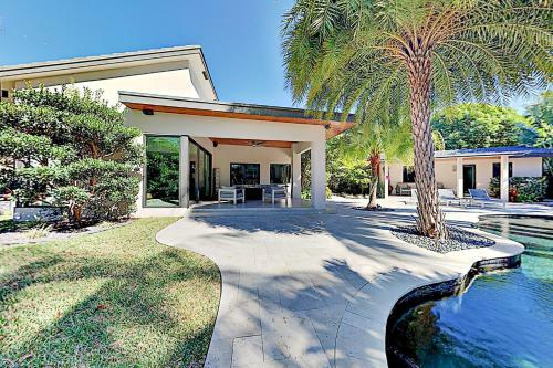Exclusive Zen Oasis - Smart Pool & Private Beach Home