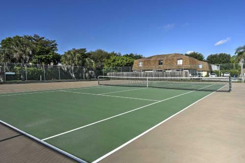 Apartamento Chic Hideaway With Pool 5 Mi To Fort Myers Beach!