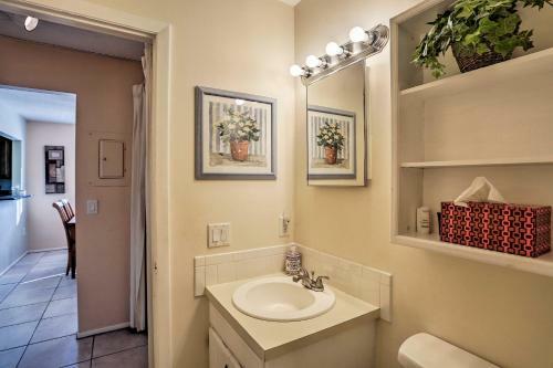 Apartamento Chic Hideaway With Pool 5 Mi To Fort Myers Beach!