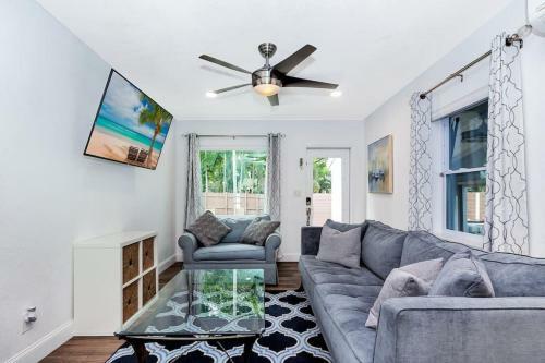 Relaxing Hideaway House- 1.5 Miles To Las Olas & Beach
