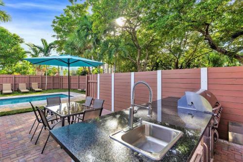 Relaxing Hideaway House- 1.5 Miles To Las Olas & Beach