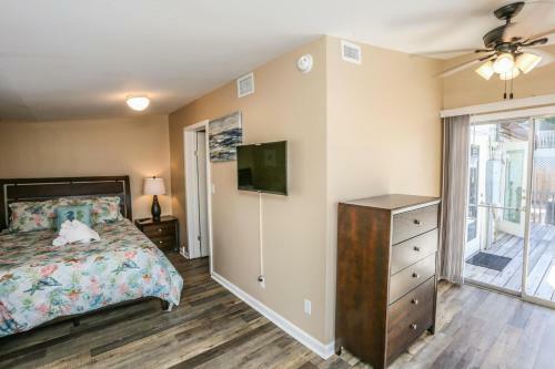 201 Delmar Mangrove Breeze B