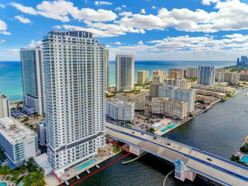 Apartamento 5 * Amenities Luxury 3 Br - Front Intercostal View