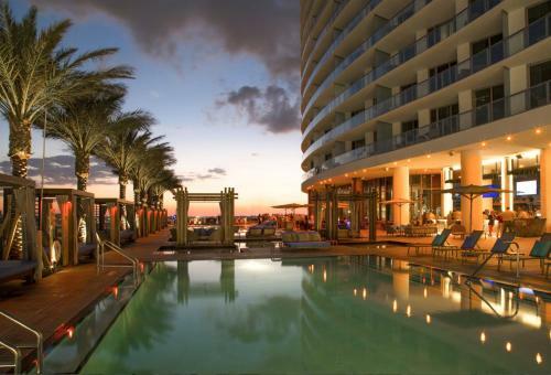 Apartamento Incredible And Spacious Two Bedroom Beach Front!