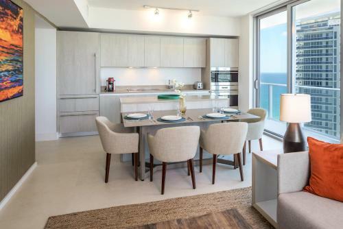 Apartamento Beach Front Premium Two Bedroom Condo