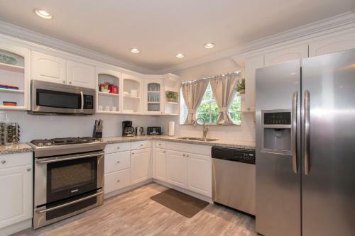 Private Pool 3br All New Modern Furniture