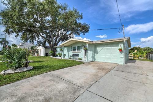 Canalfront Hudson Home With Private Dock And Yard!