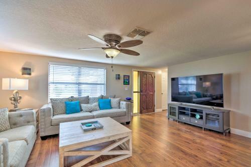 Canalfront Home With Dock And Access To Gulf Of Mexico