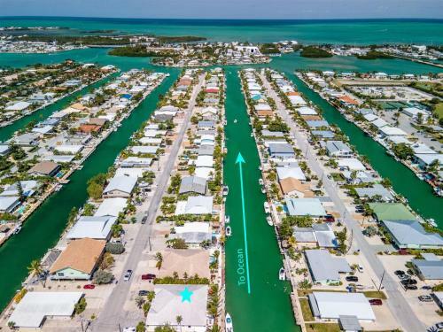 Tropical Breezes 3bed & 2bath With Dockage & Cabana Club Access