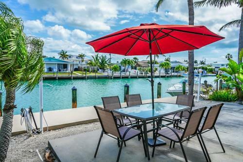 Tropical Breezes 3bed & 2bath With Dockage & Cabana Club Access