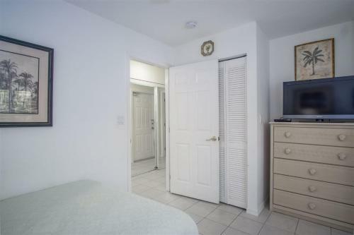 Tropical Breezes 3bed & 2bath With Dockage & Cabana Club Access