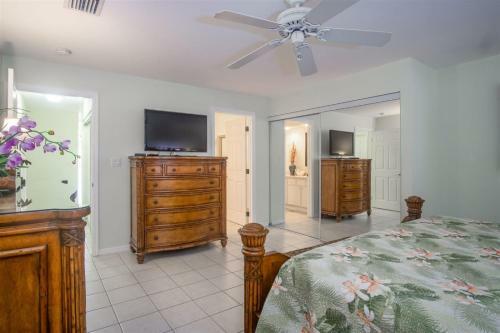 Tropical Breezes 3bed & 2bath With Dockage & Cabana Club Access