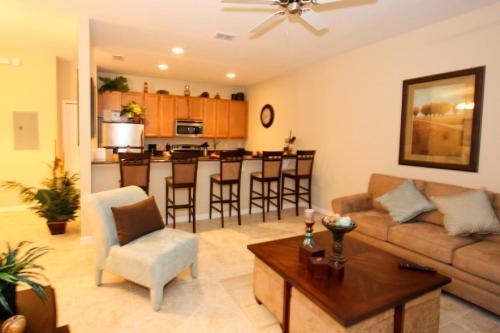 8960 Paradise Palms