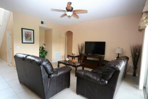 Luxury 7 Bedroom 5.5 Bath In Cumbrian Lake Resort