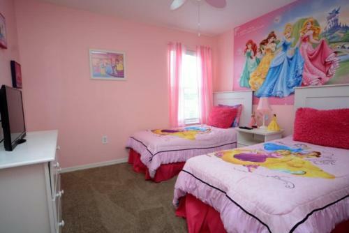 Luxury 7 Bedroom 5.5 Bath In Cumbrian Lake Resort