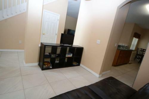Luxury 7 Bedroom 5.5 Bath In Cumbrian Lake Resort