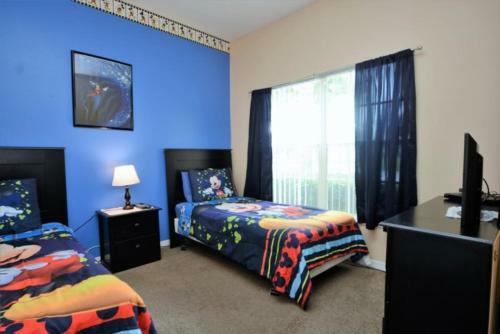 Luxury 7 Bedroom 5.5 Bath In Cumbrian Lake Resort