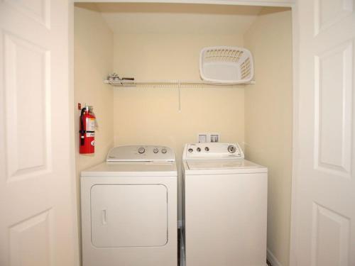 Kissimmee Villa Sleeps 10 Pool Air Con Wifi