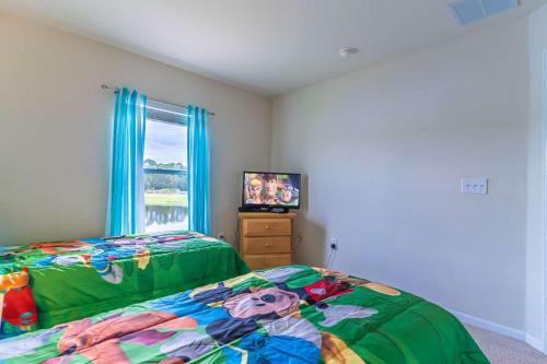 2633 Trafalgar Village
