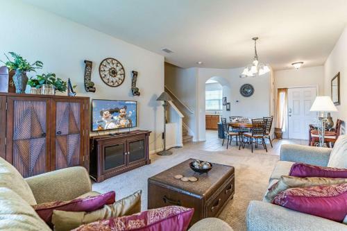 2633 Trafalgar Village