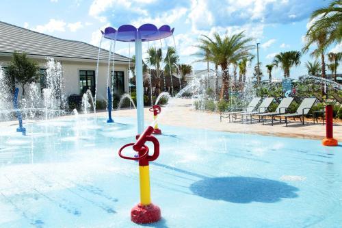 Four Bedrooms W/ Pool Storey Lake Resort 4902