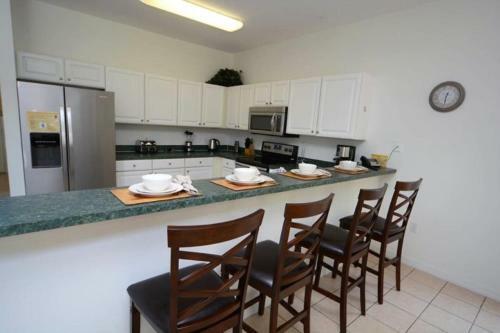 Gorgeous 6 Bedroom 4 Bath Pool Home In Kissimmee