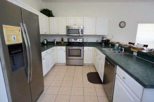 Gorgeous 6 Bedroom 4 Bath Pool Home In Kissimmee