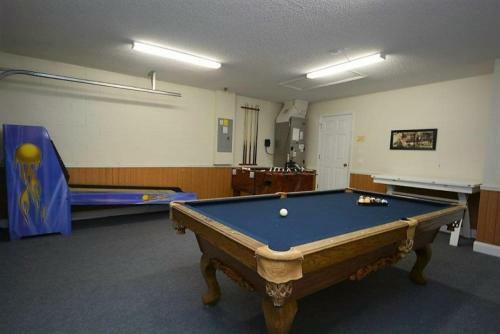 Luxurious 3 Bedroom Eagle Pointe Pool Home