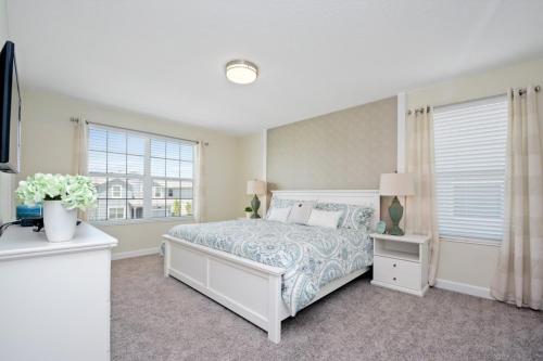 Villa 6 Bedroom, 4 Suites, 5 Minutes From Disney Parks