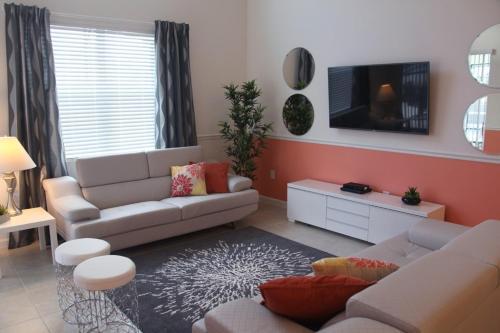 Villa Beautiful 4 Bedroom Home Accommodates 8 Guests